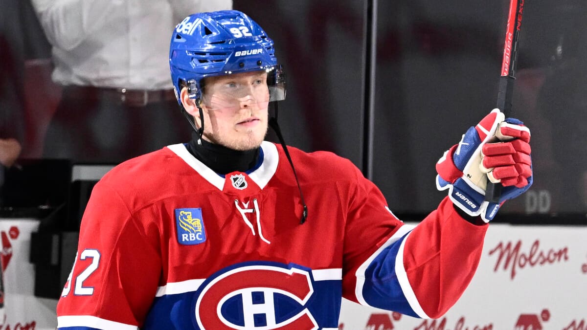 Tour du chapeau de Patrik Laine: les huées ont fait place aux casquettes