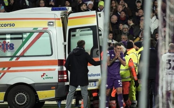 Fiorentina midfielder Edoardo Bove collapses on field, Serie A match against Inter abandoned