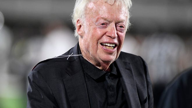 How much money does Nike co-founder Phil Knight have?