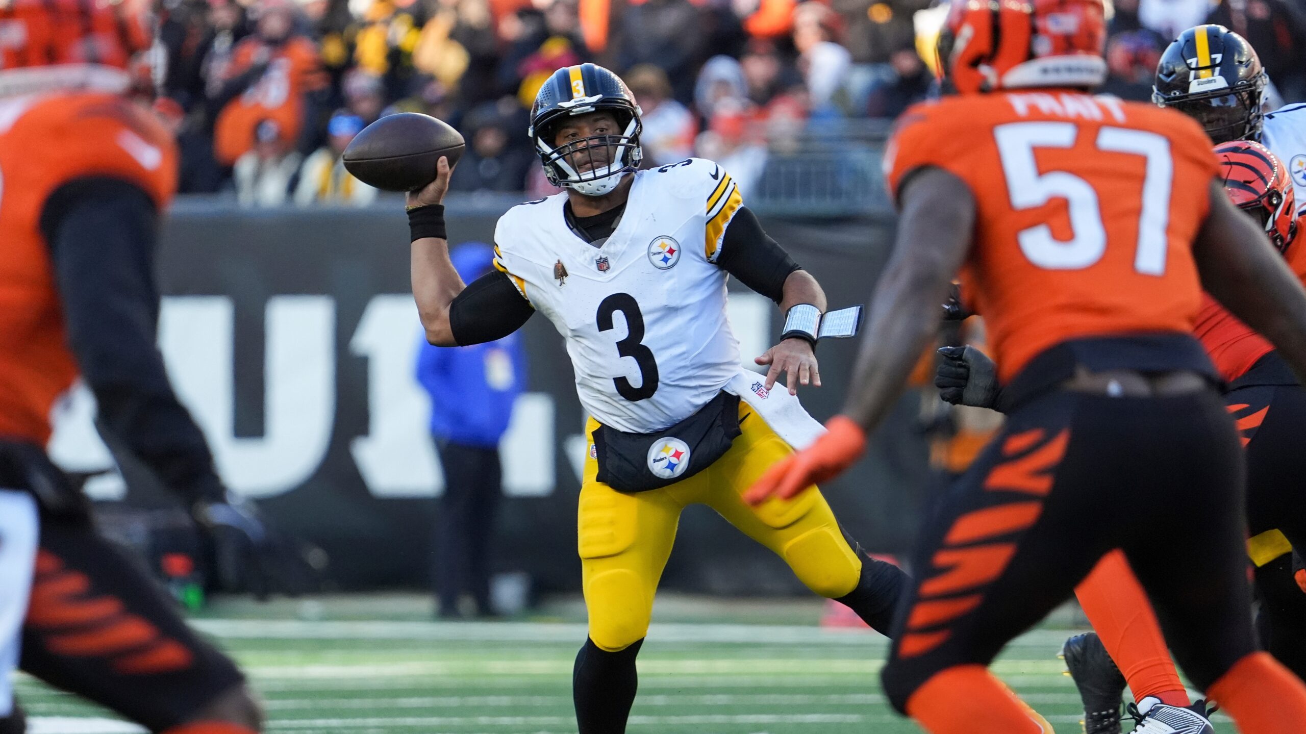 Russell Wilson's season-high passing performance leads Pittsburgh Steelers over Cincinnati Bengals