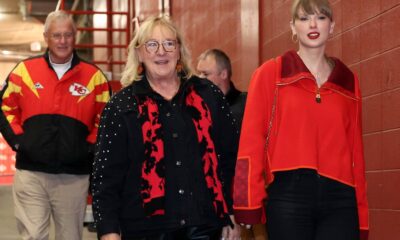 Taylor Swift Arrives at Chiefs Black Friday Game With Travis Kelce Mom