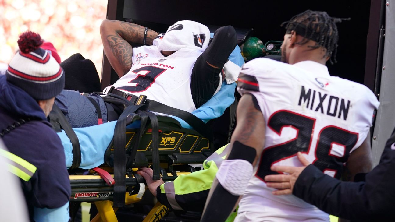 Texans' Tank Dell suffers 'significant' knee injury on TD catch