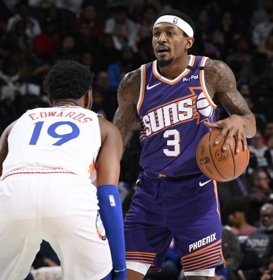 Bradley Beal scores 25 off bench, says Suns mum on trade talk