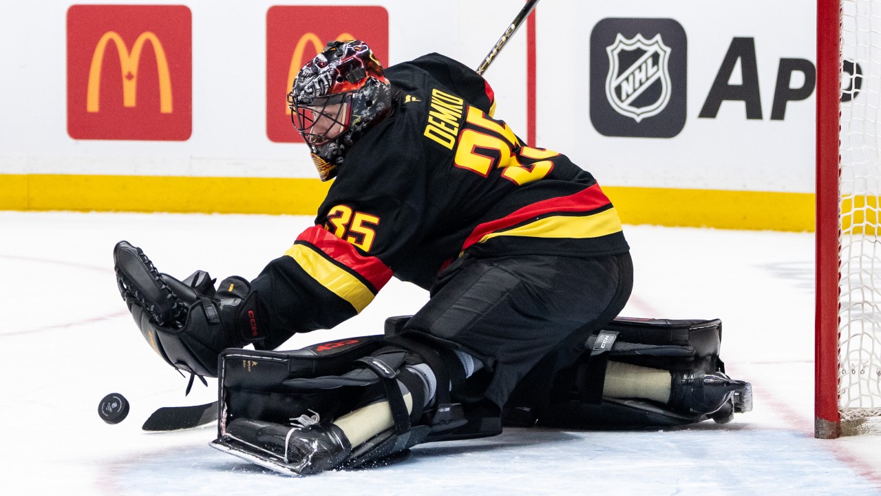 Canucks' Thatcher Demko leaves game vs. Kraken with back spasms