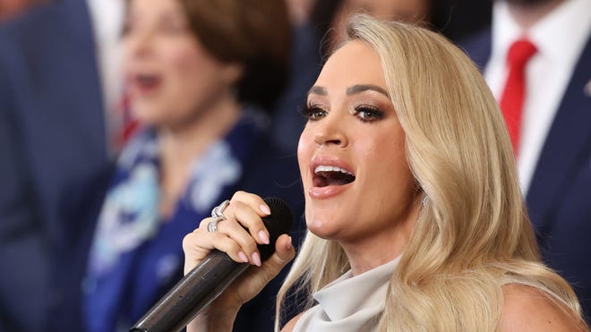 Carrie Underwood soars a capella at Trump inauguration performance