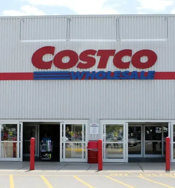 Costco, law suit, class action, over charge, online, purchase, retailer, wholesale, Canadian, shoppers, Ontario, Canada.