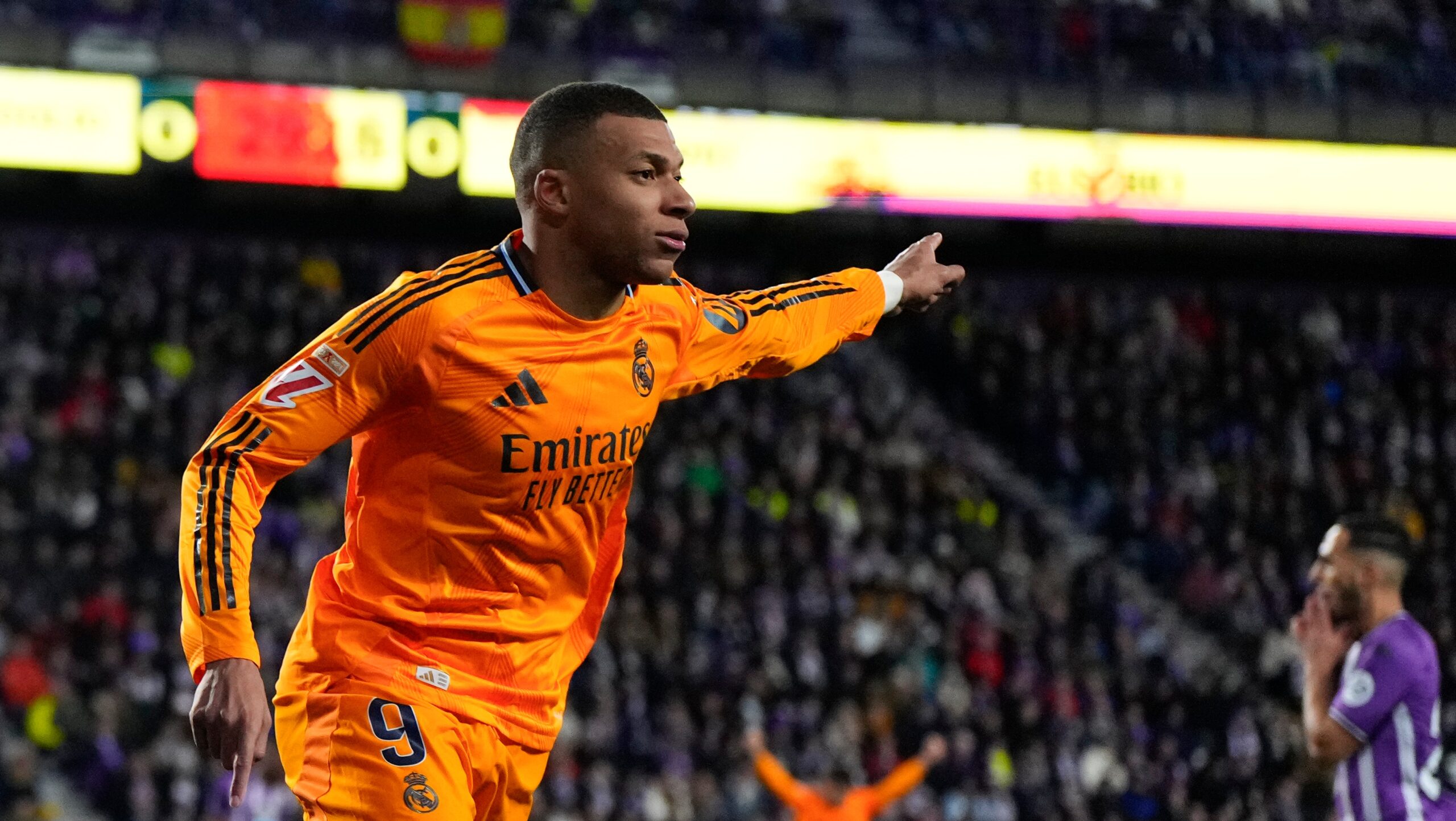 Kylian Mbappé scores first hat trick for Real Madrid in win at Real Valladolid