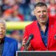 Patriots hire Mike Vrabel as next head coach