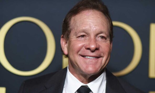 Steve Guttenberg aids in LA wildfire evacuation