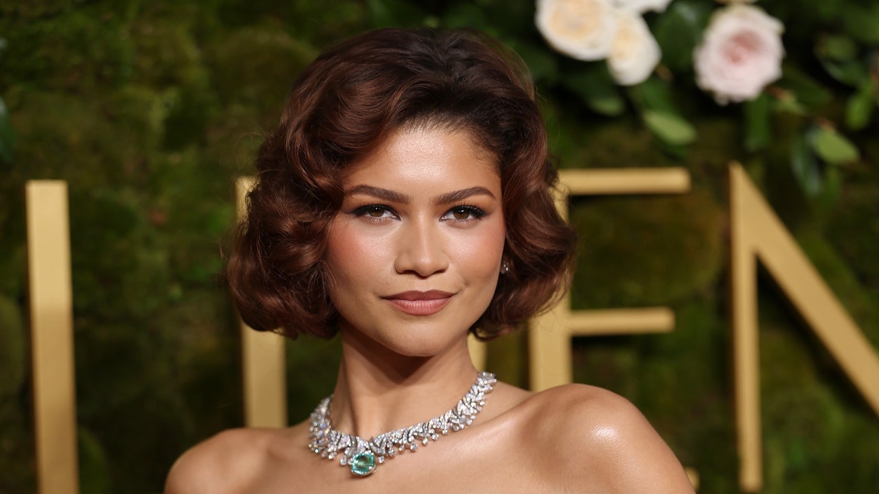 Zendaya, Should We Be Reading Into That Diamond on Your Ring Finger at the Golden Globes?