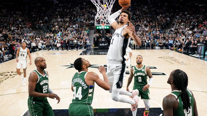 Spurs beat Bucks 144-118, Giannis and Chris Paul have words late