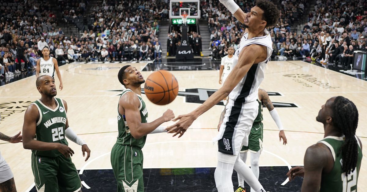 What We Learned From the Spurs Win Over the Bucks 